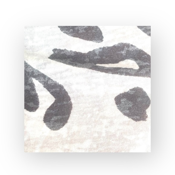 Blanc Noir ❤︎︎ Animal Print Sublimation Burnout Off Shoulder Tee ❤︎︎ B / W Large - Picture 12 of 16